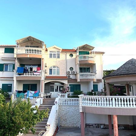 Apartments Bilo - Jela & Ivan Dolac Екстериор снимка