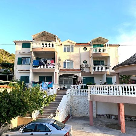 Apartments Bilo - Jela & Ivan Dolac Екстериор снимка