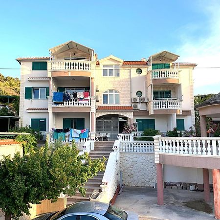 Apartments Bilo - Jela & Ivan Dolac Екстериор снимка