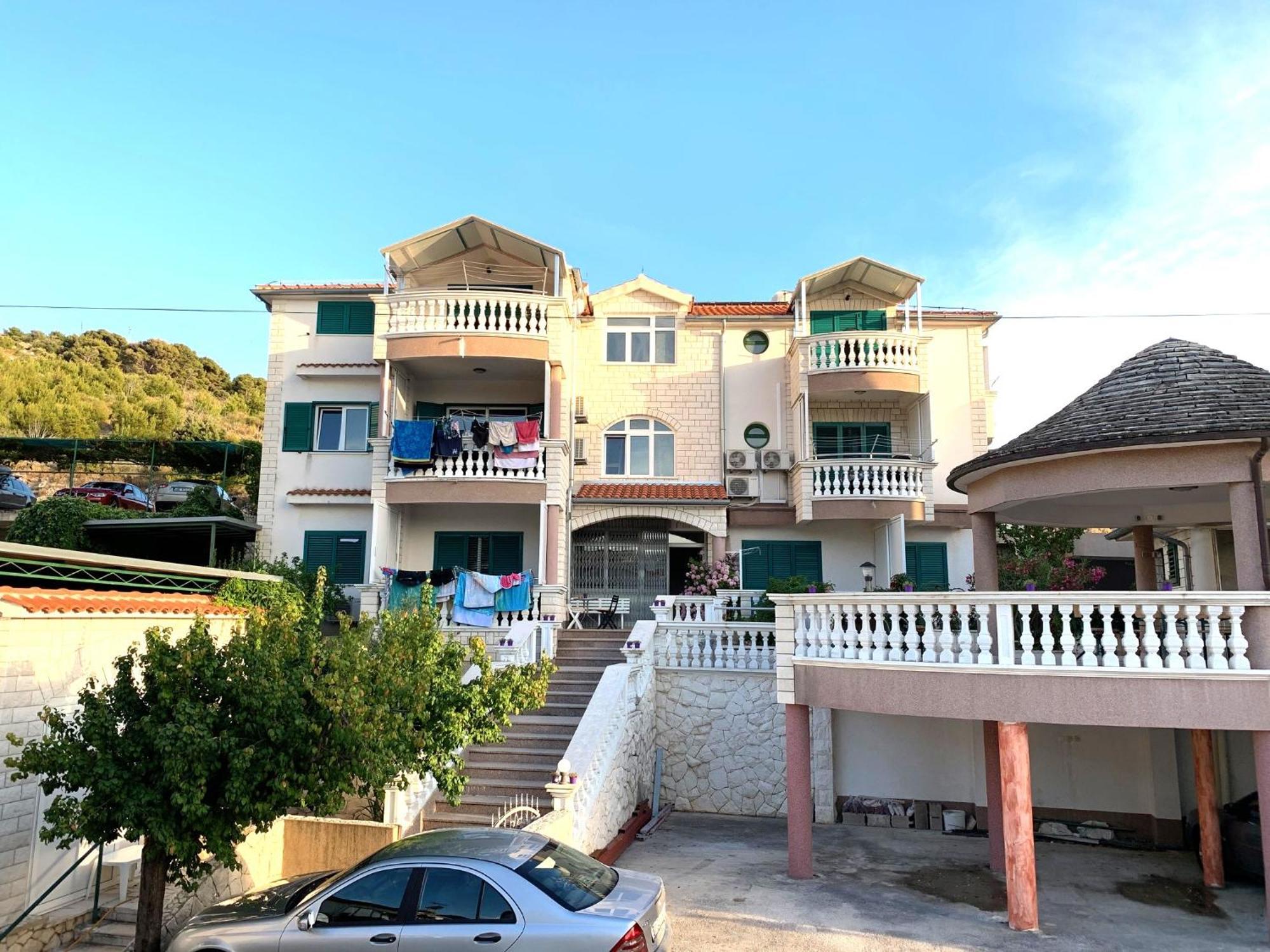 Apartments Bilo - Jela & Ivan Dolac Екстериор снимка