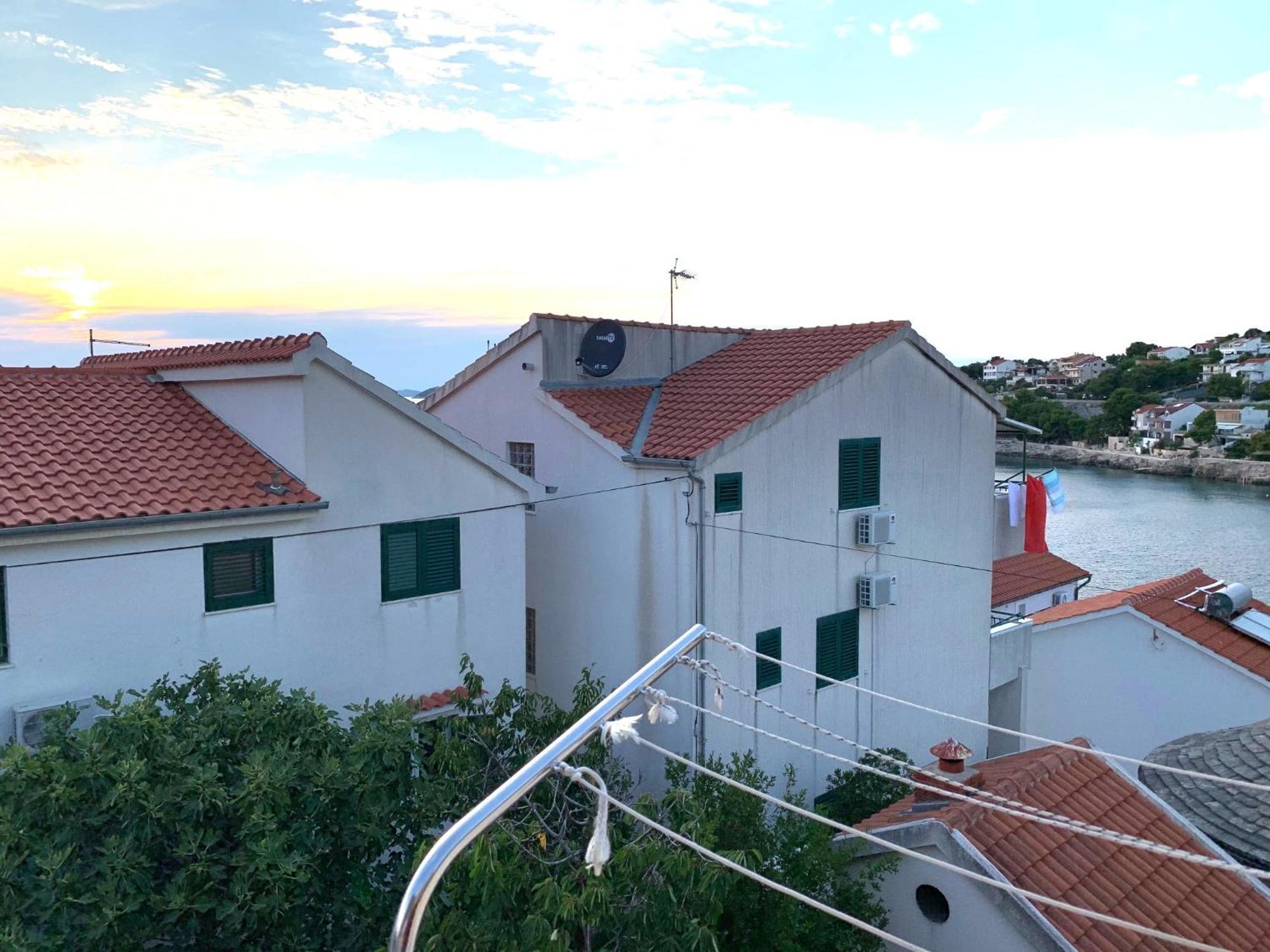 Apartments Bilo - Jela & Ivan Dolac Екстериор снимка