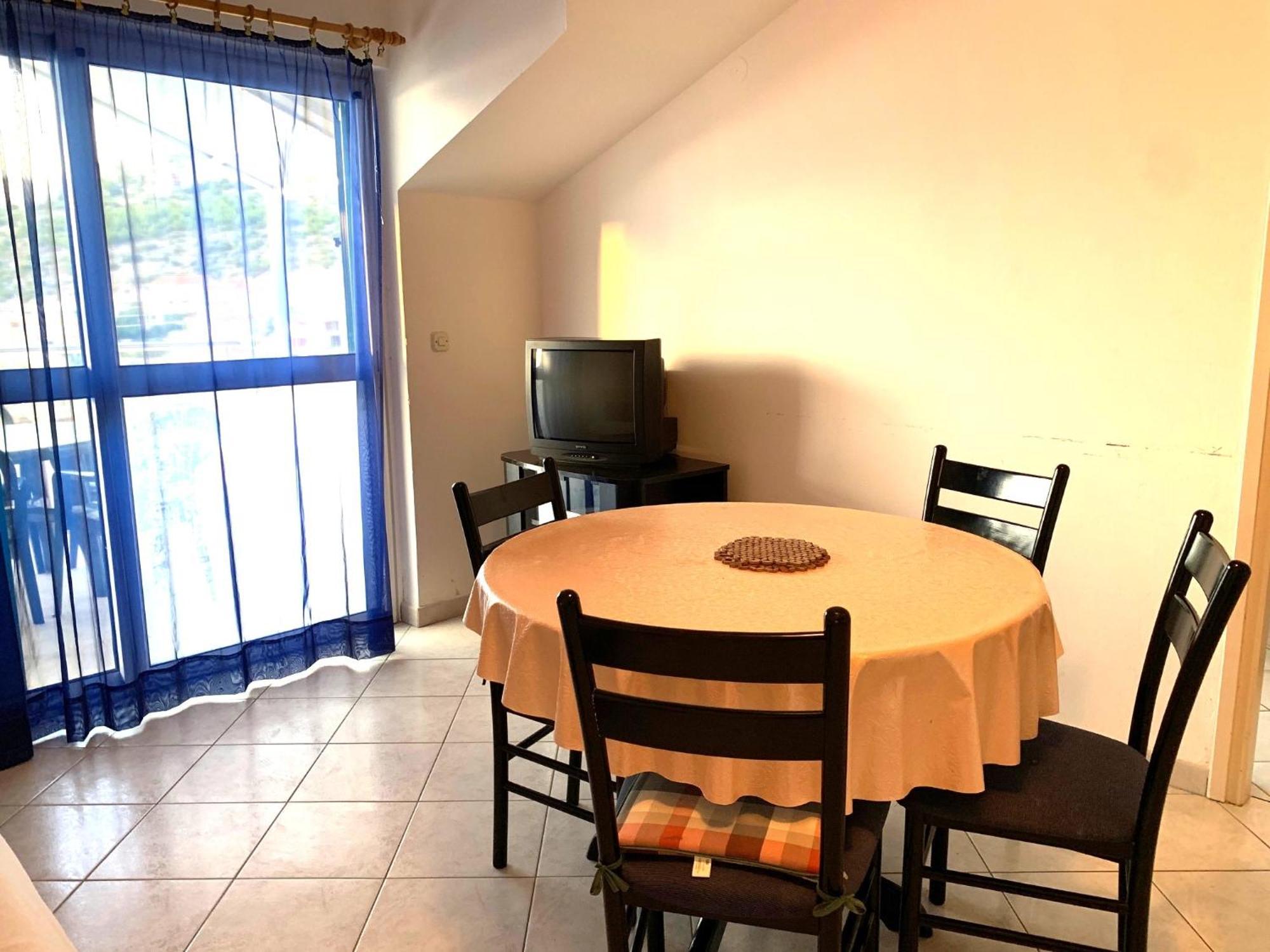 Apartments Bilo - Jela & Ivan Dolac Екстериор снимка