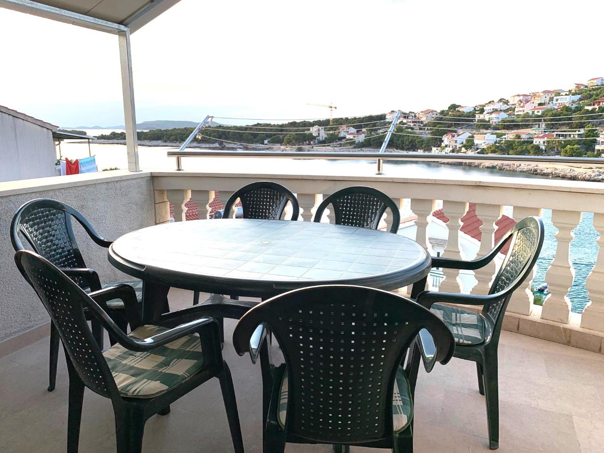Apartments Bilo - Jela & Ivan Dolac Екстериор снимка