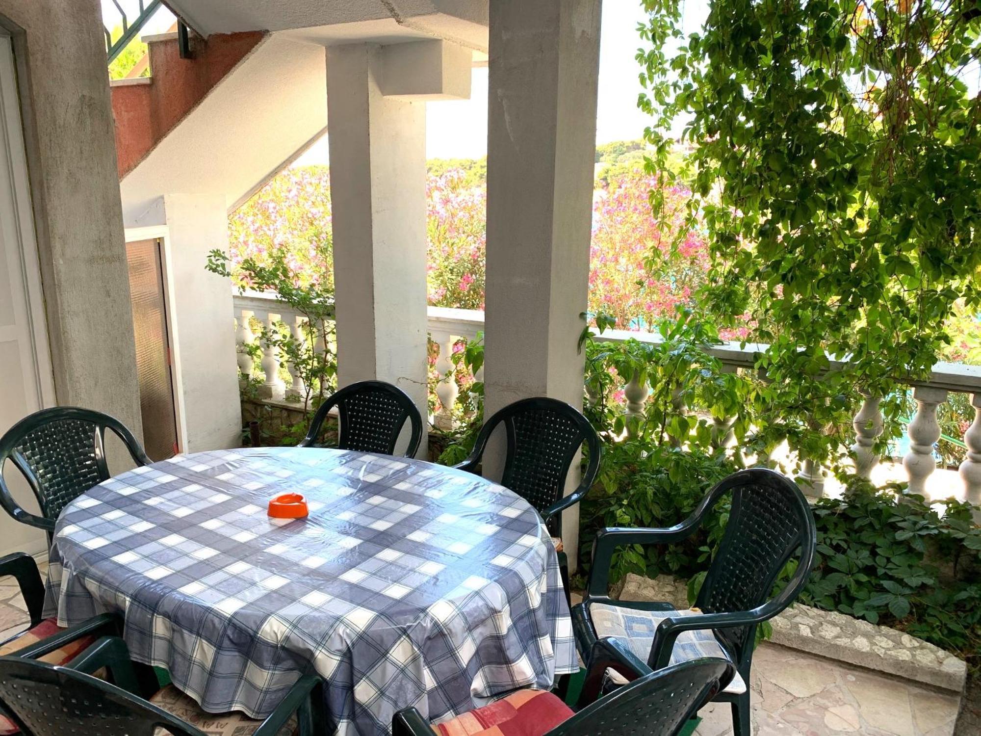 Apartments Bilo - Jela & Ivan Dolac Екстериор снимка